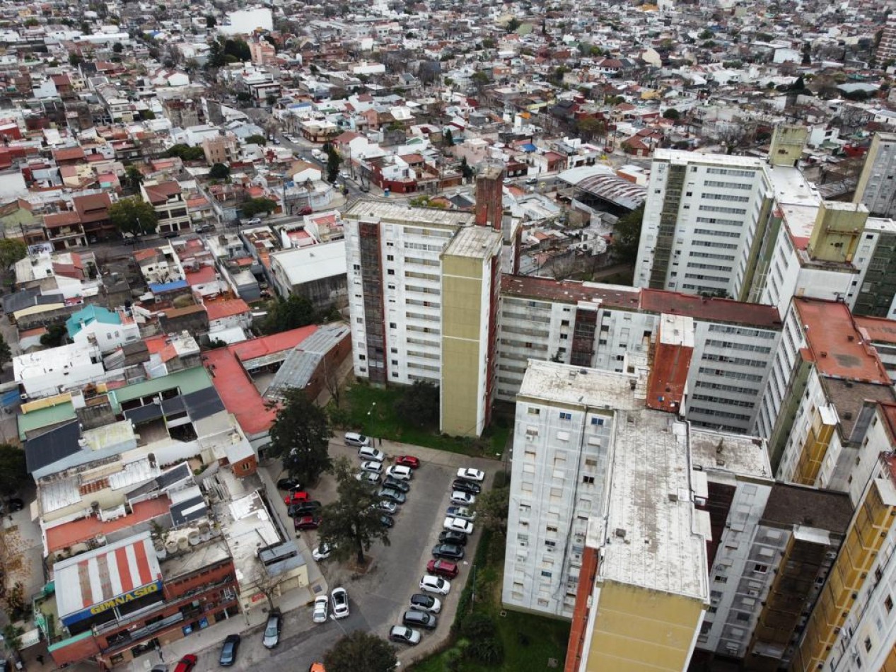 En Venta, Departamento cuatro ambientes, Muy luminoso!! (Torre 10 - Barrio Copello)