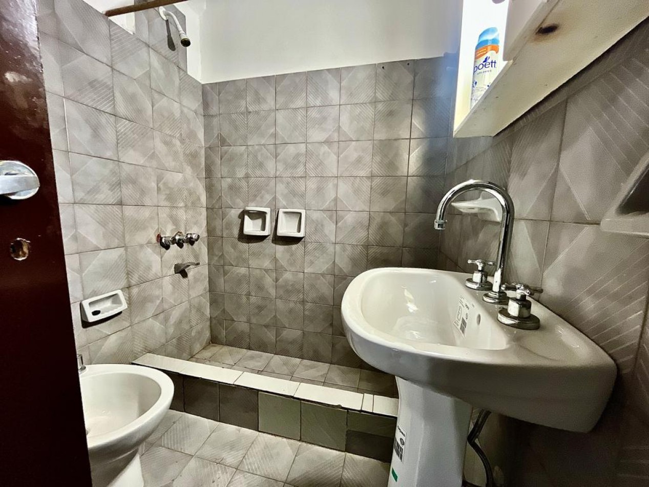 Se Vende PH tres ambientes,APTO CREDITO, con espacio aereo, Remodelado (Villa Lugano)