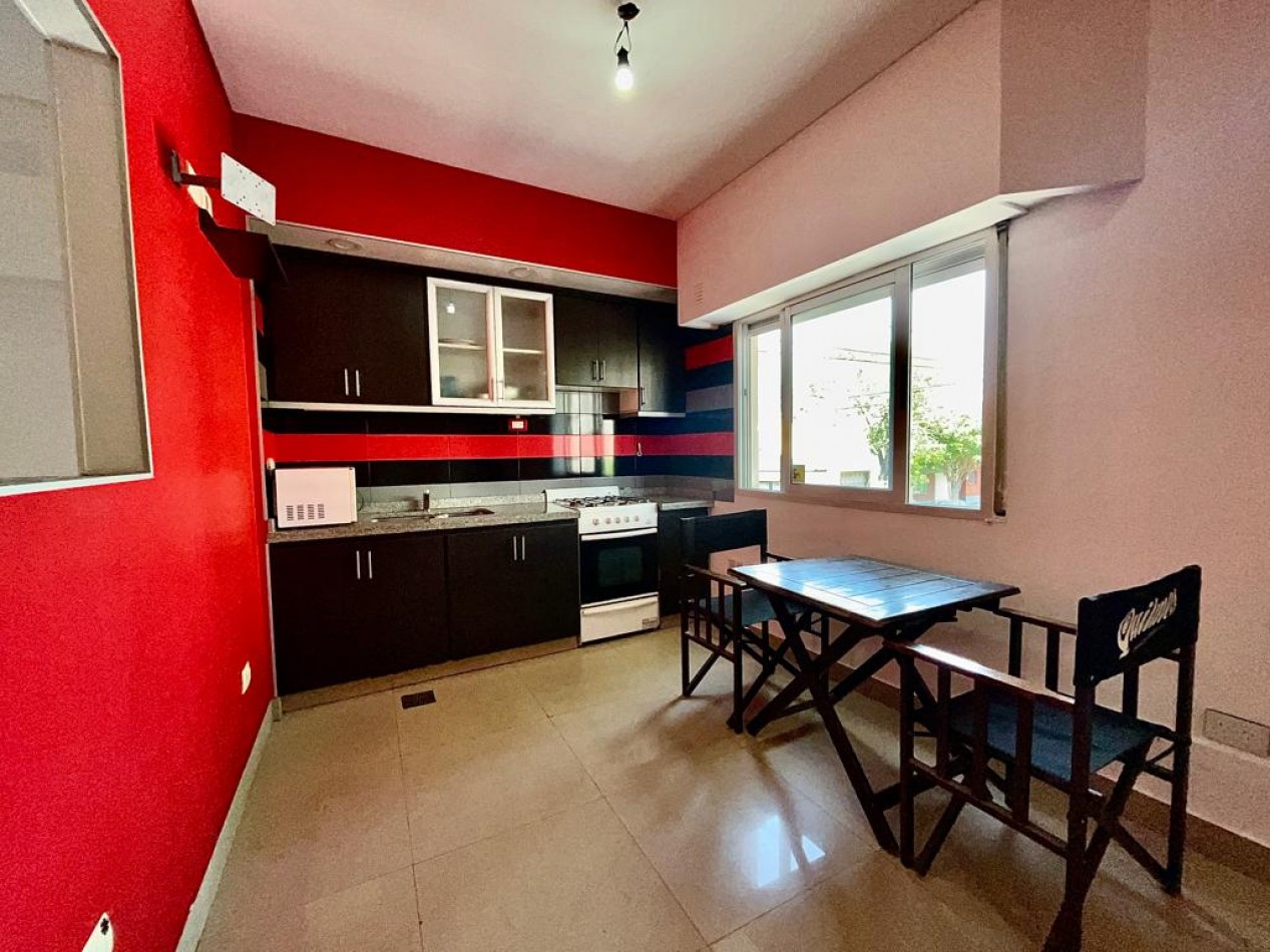 Se Vende Moderno PH tres ambientes, entrada independiente. Excelente!! (Mataderos)