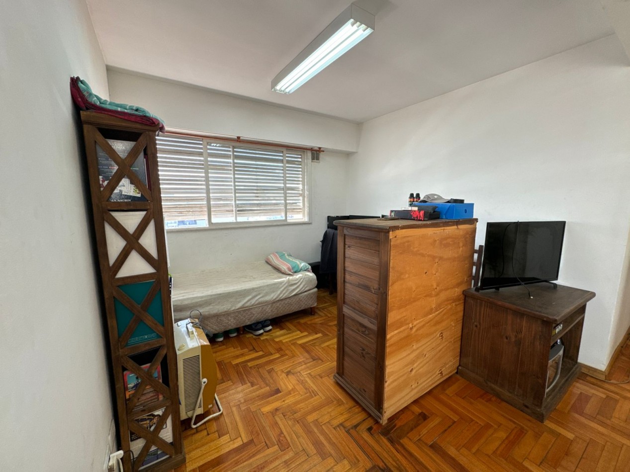 Se Vende Departamento cuatro ambientes (Monte Castro)