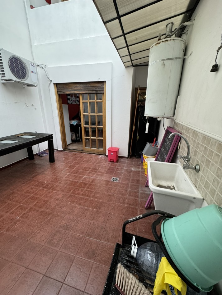 Se alquila PH dos ambientes, entrada independiente con cochera (Villa Lugano)