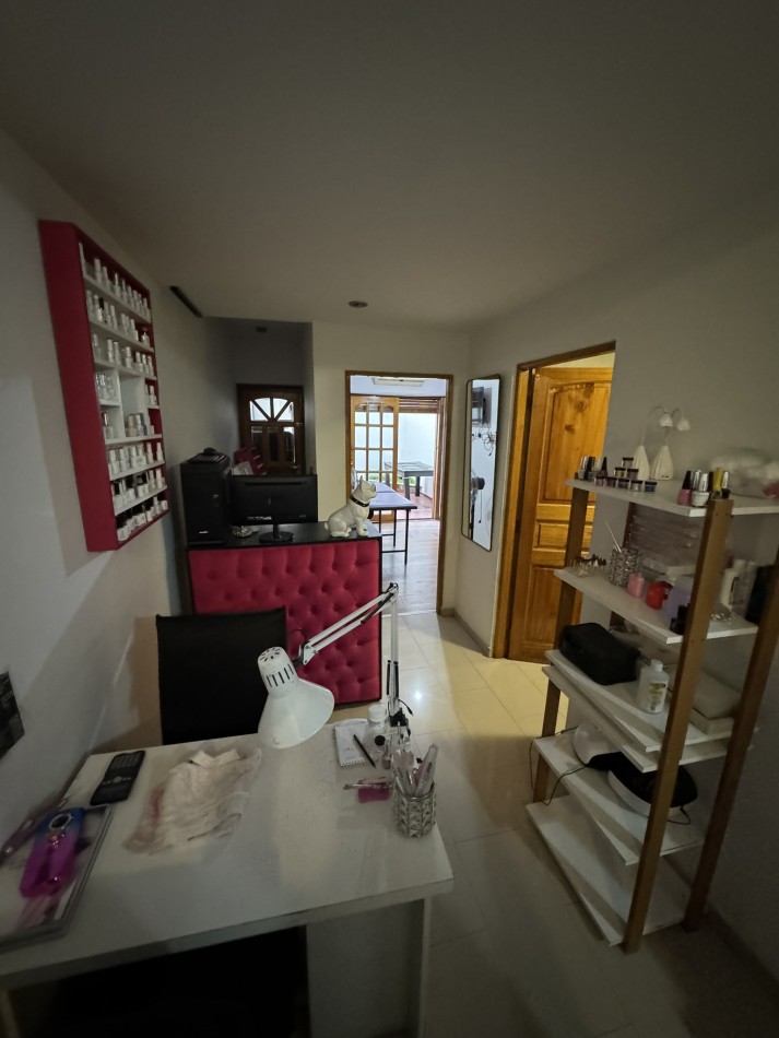 Se alquila PH dos ambientes, entrada independiente con cochera (Villa Lugano)