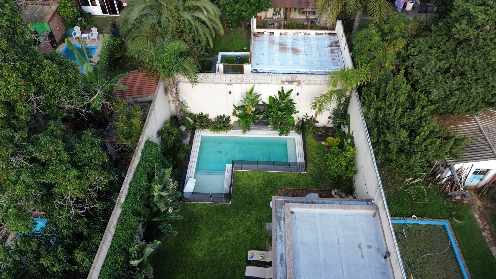 Se Vende Casa cuatro ambientes, con piscina (Para Exigentes) Villa Luzuriaga