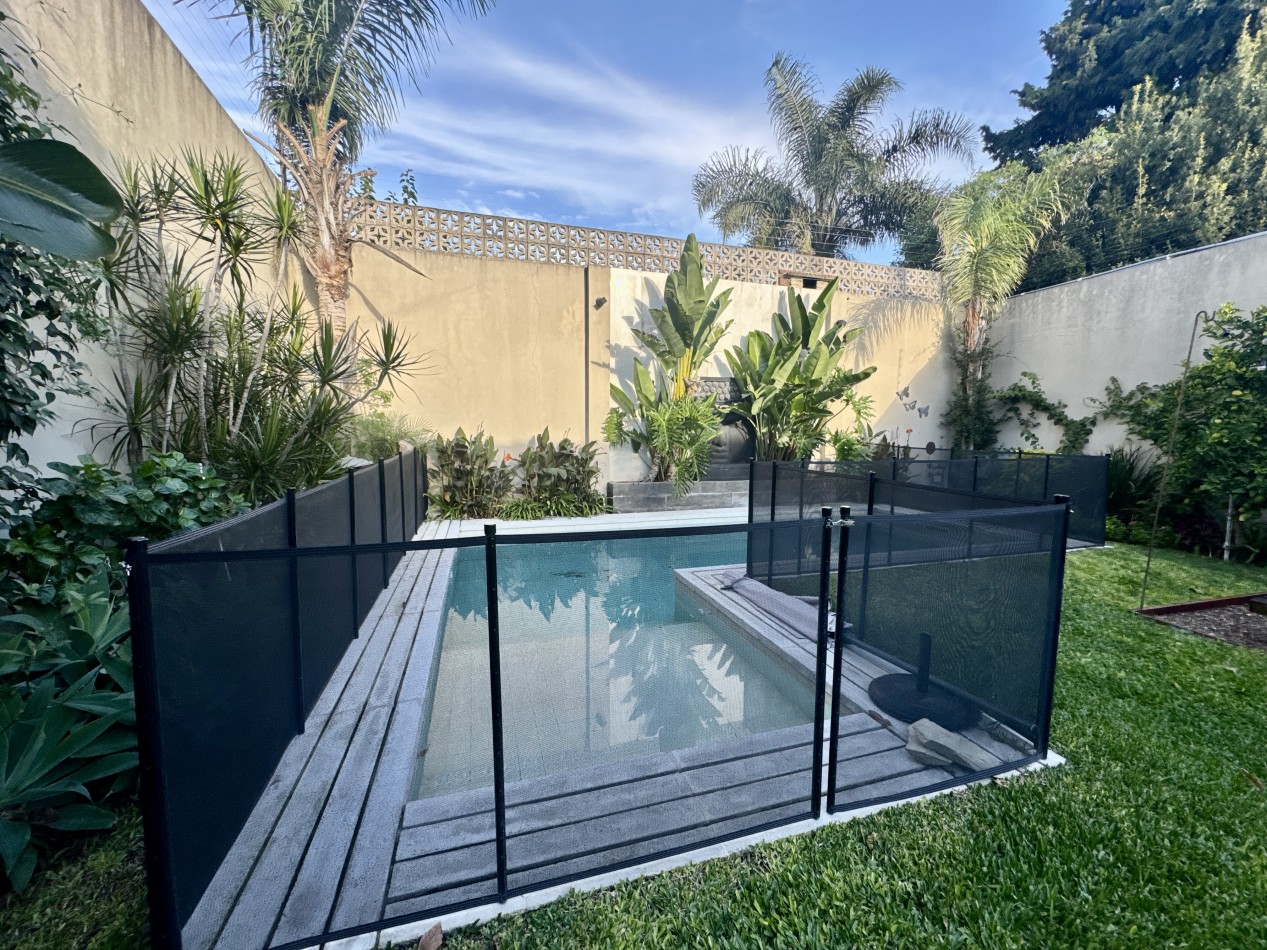 Se Vende Casa cuatro ambientes, con piscina (Para Exigentes) Villa Luzuriaga