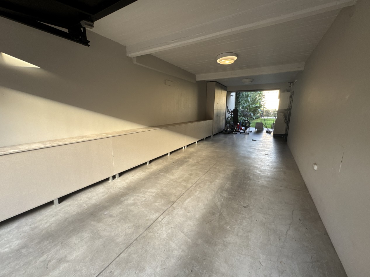 Se Vende Casa cuatro ambientes, con piscina (Para Exigentes) Villa Luzuriaga
