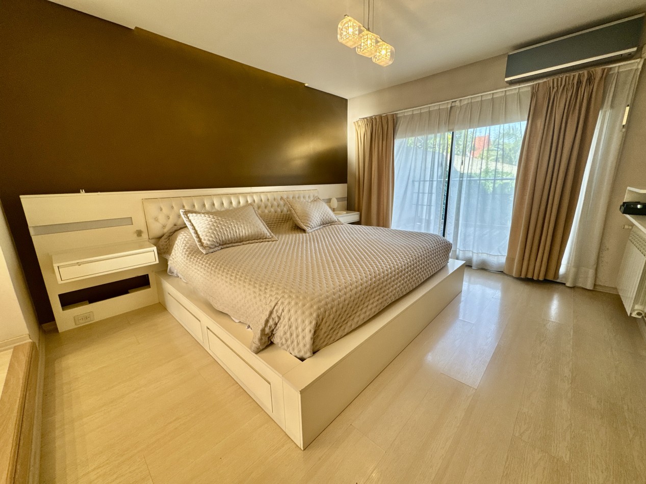 Se Vende Casa cuatro ambientes, con piscina (Para Exigentes) Villa Luzuriaga
