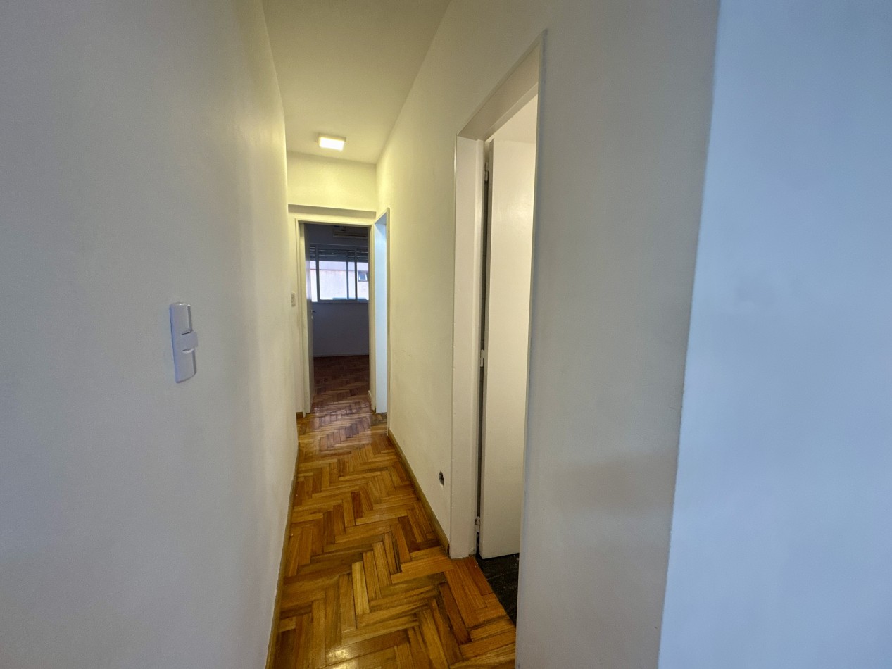 Se Vende Departamento cuatro ambientes (Monte Castro)
