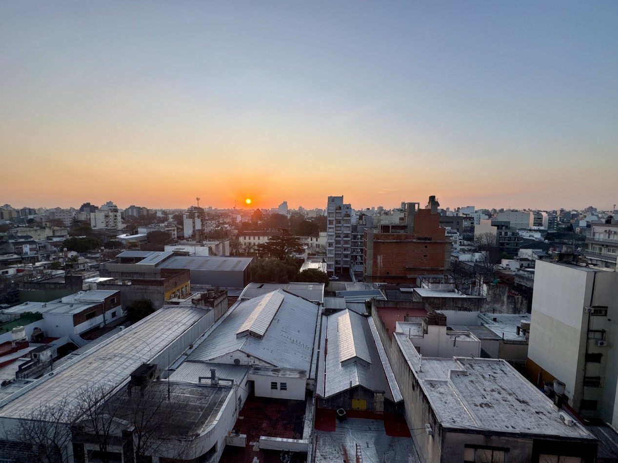 Se Vende Departamento cuatro ambientes (Monte Castro)