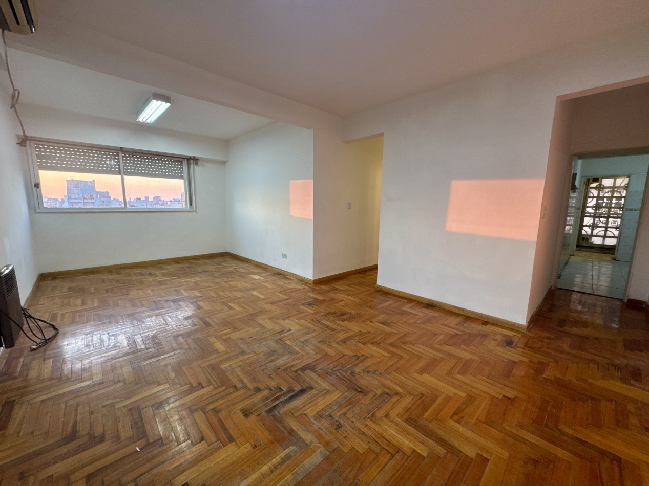 Se Vende Departamento cuatro ambientes (Monte Castro)