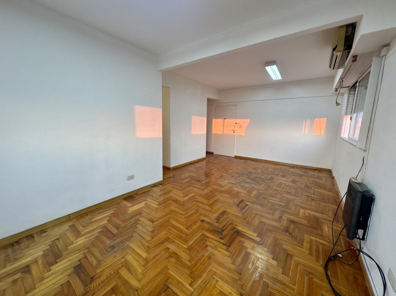 Se Vende Departamento cuatro ambientes (Monte Castro)