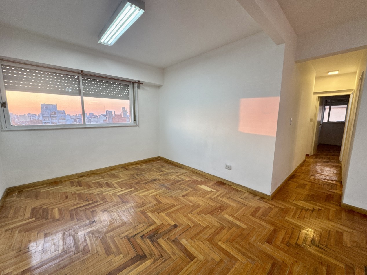 Se Vende Departamento cuatro ambientes (Monte Castro)