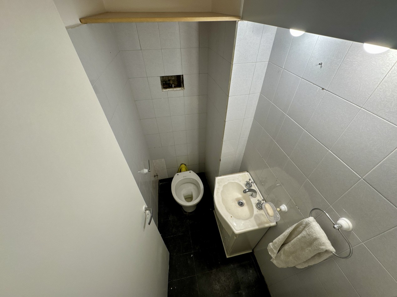 Se Vende Departamento cuatro ambientes (Monte Castro)