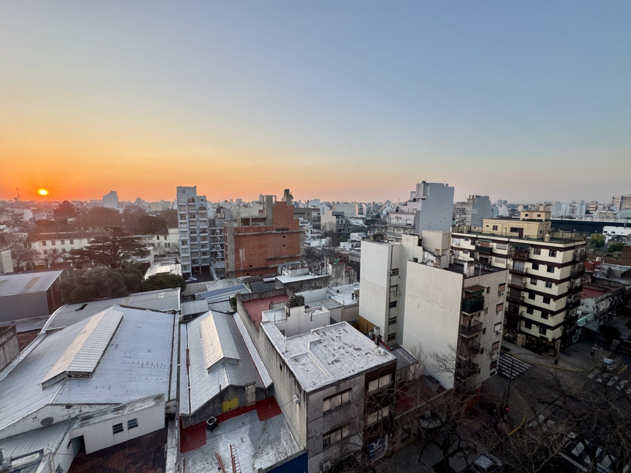 Se Vende Departamento cuatro ambientes (Monte Castro)