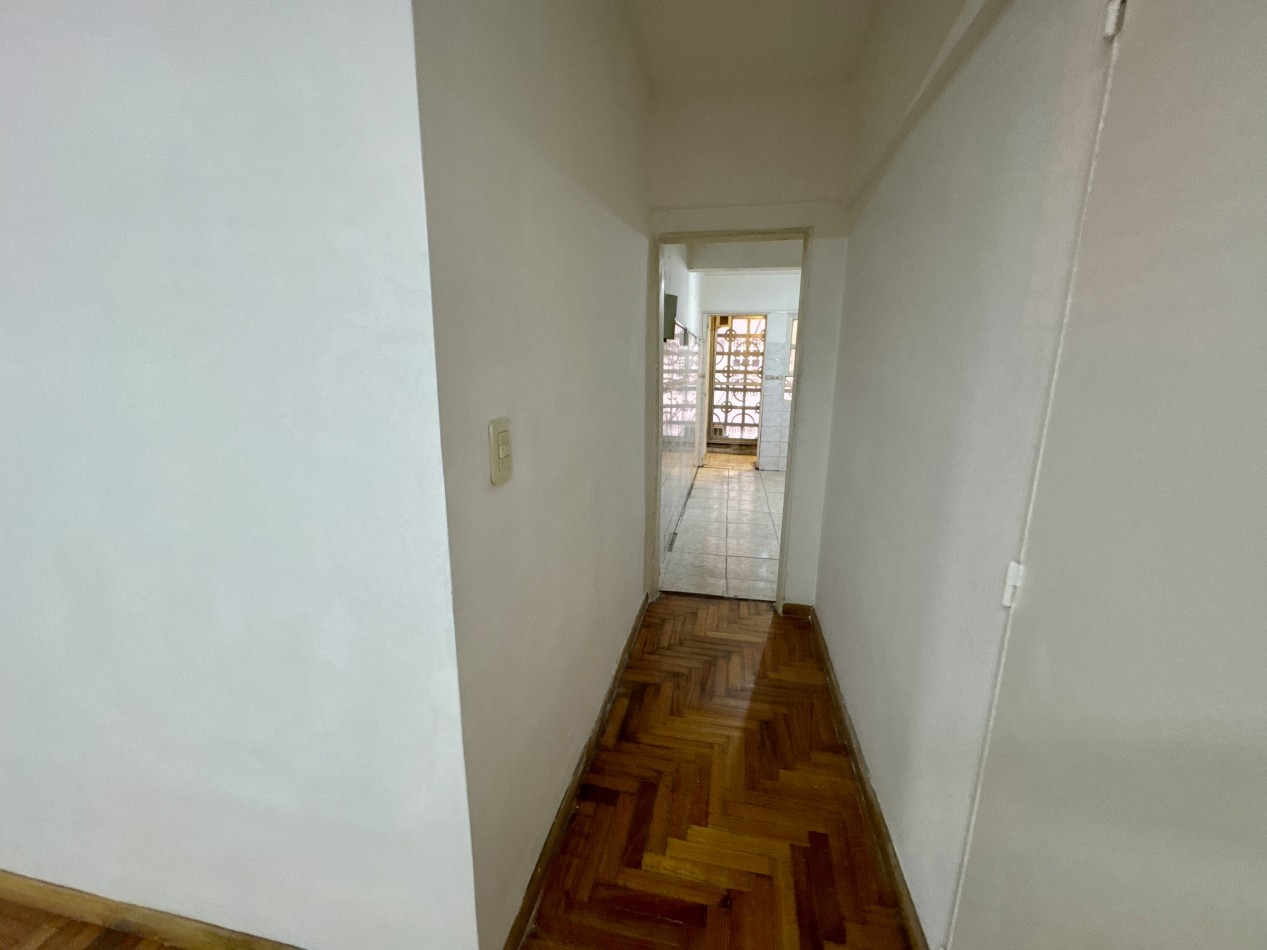 Se Vende Departamento cuatro ambientes (Monte Castro)