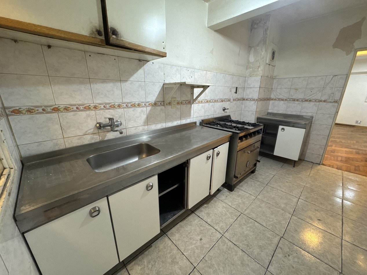 Se Vende Departamento cuatro ambientes (Monte Castro)