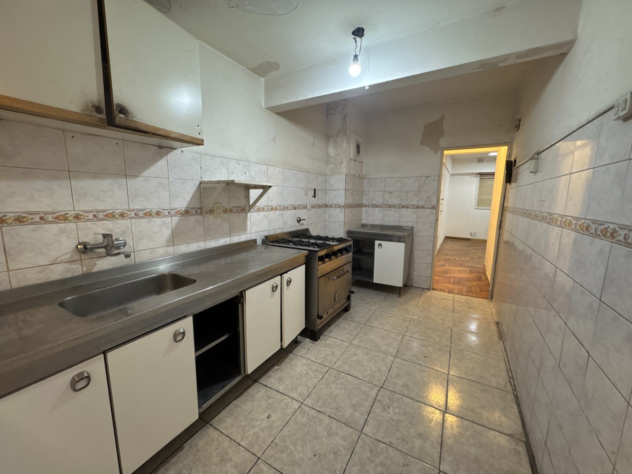 Se Vende Departamento cuatro ambientes (Monte Castro)