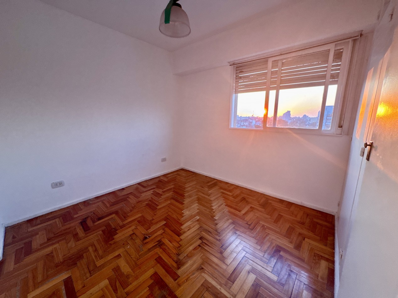 Se Vende Departamento cuatro ambientes (Monte Castro)