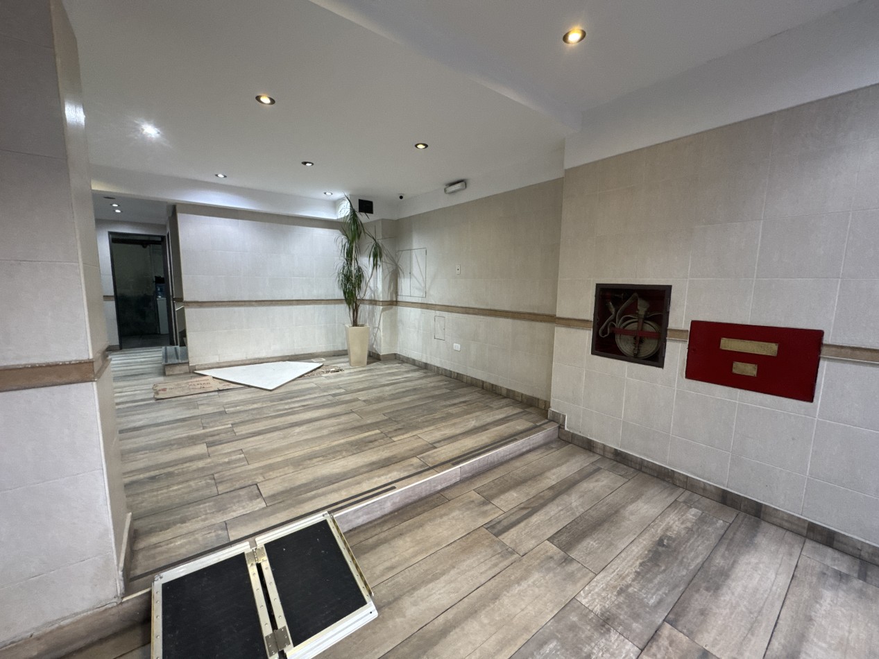 Se Vende Departamento cuatro ambientes (Monte Castro)