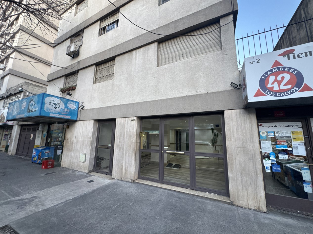 Se Vende Departamento cuatro ambientes (Monte Castro)
