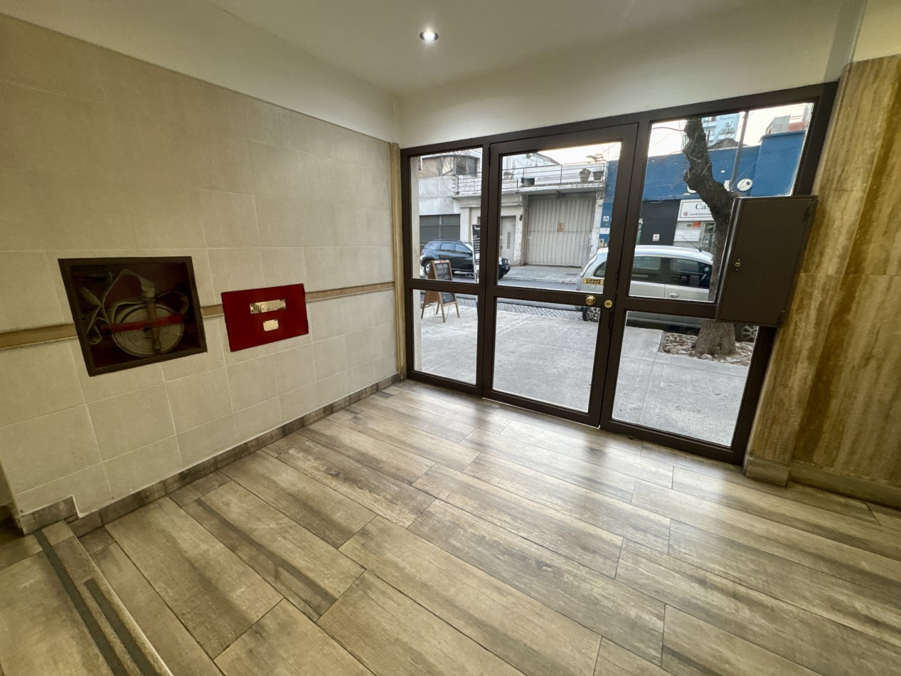 Se Vende Departamento cuatro ambientes (Monte Castro)