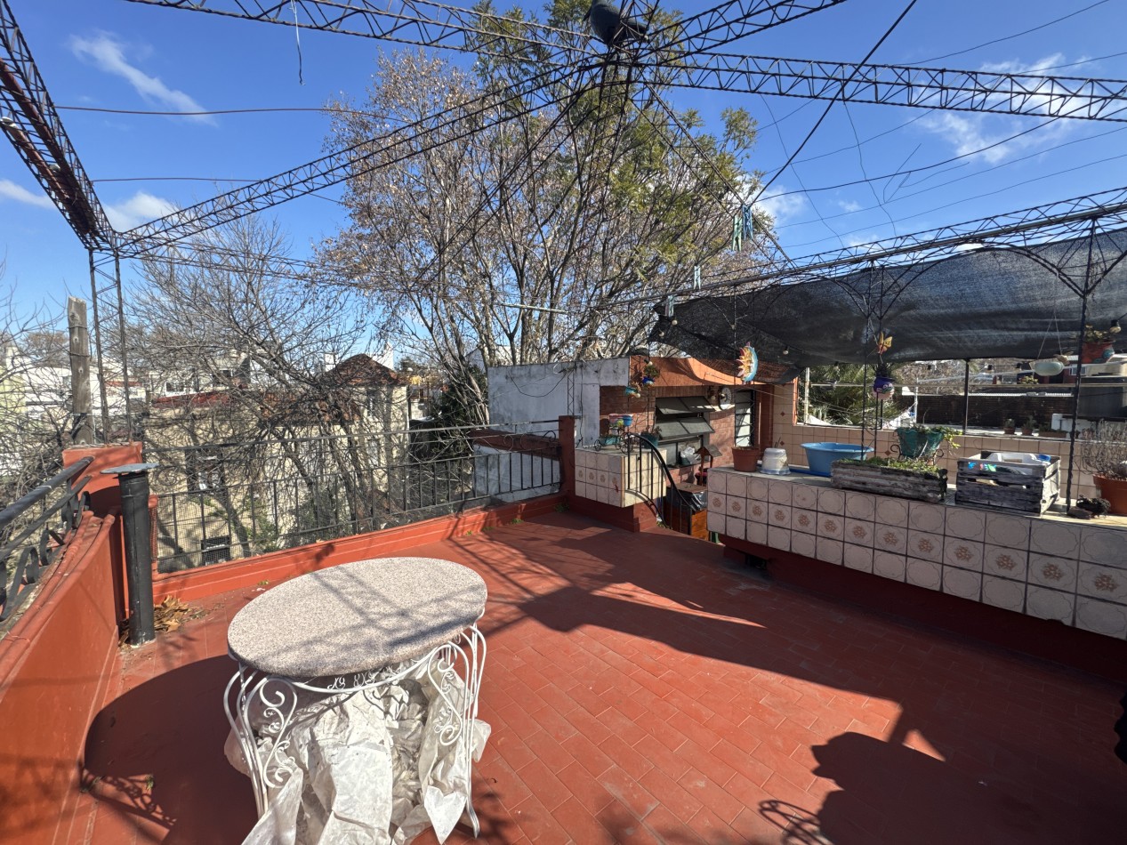Se vende Casa en PH, primer piso, Cuatro ambientes (Flores)