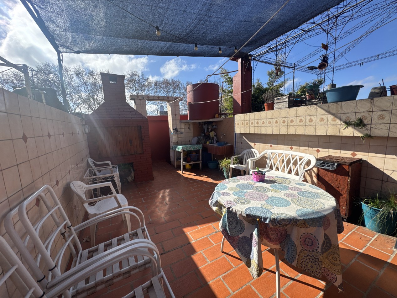 Se vende Casa en PH, primer piso, Cuatro ambientes (Flores)
