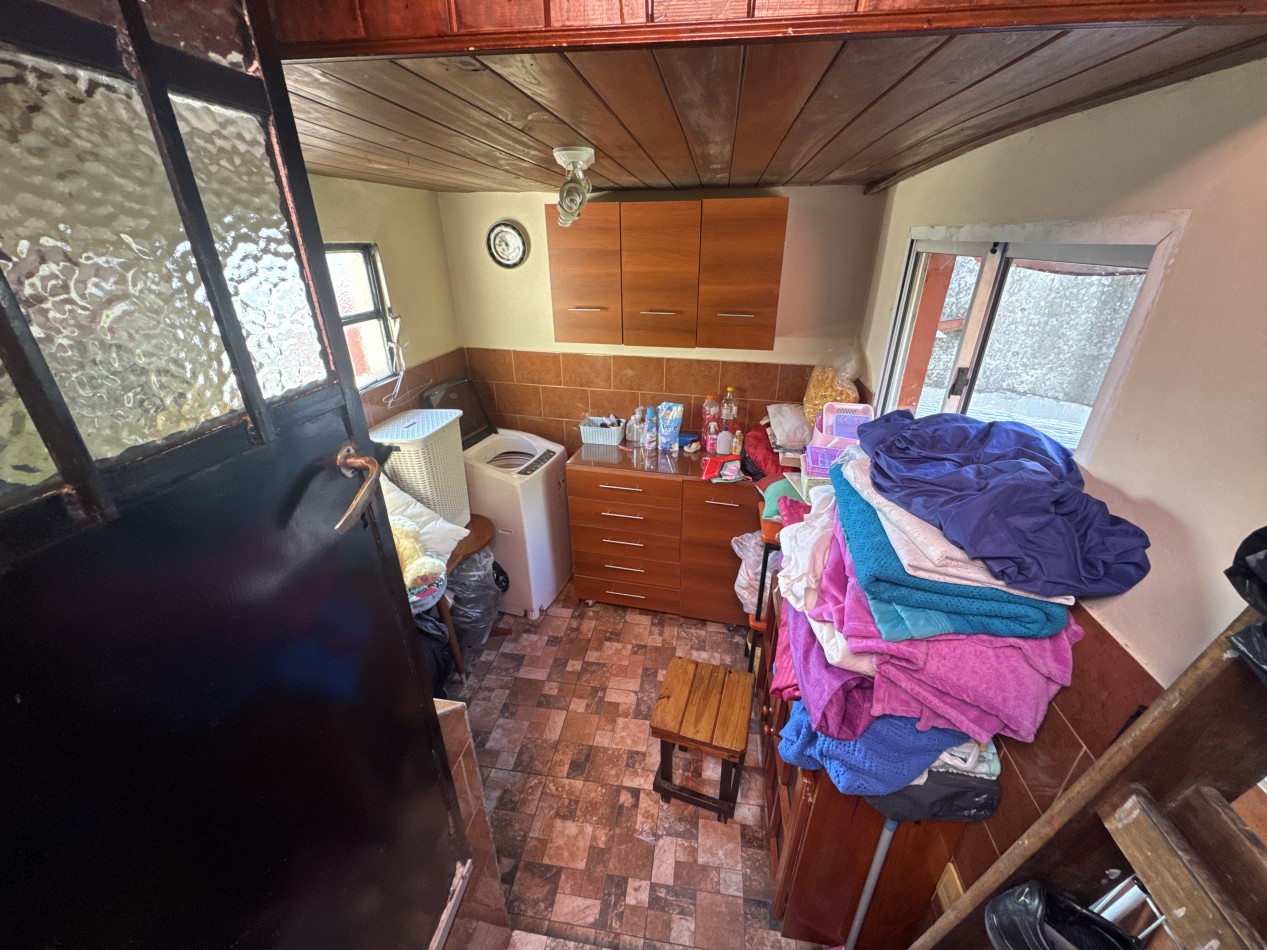Se vende Casa en PH, primer piso, Cuatro ambientes (Flores)