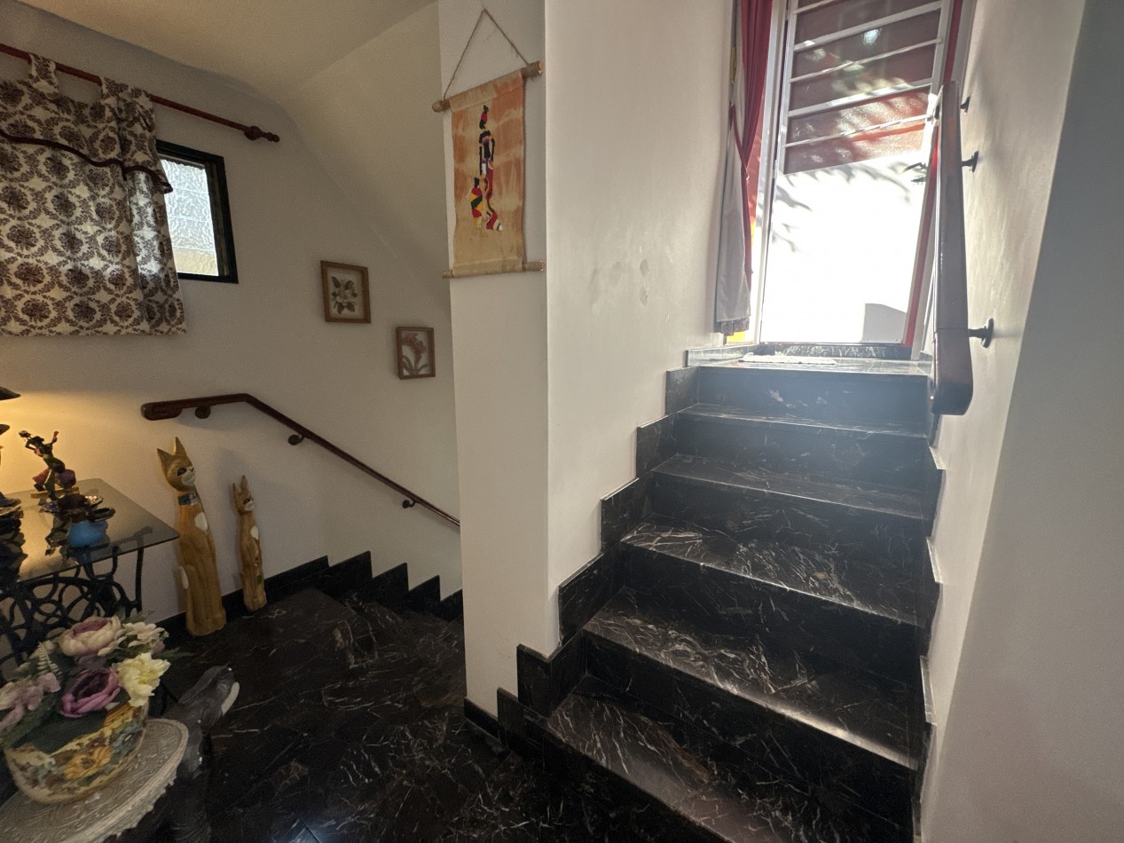Se vende Casa en PH, primer piso, Cuatro ambientes (Flores)