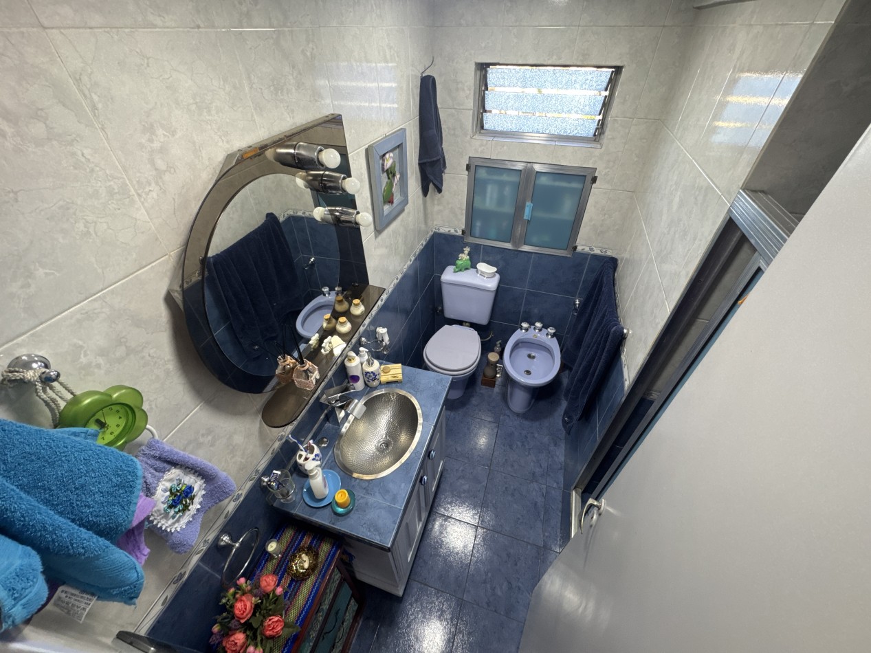 Se vende Casa en PH, primer piso, Cuatro ambientes (Flores)