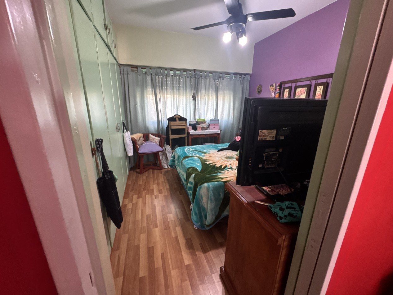 Se vende Casa en PH, primer piso, Cuatro ambientes (Flores)