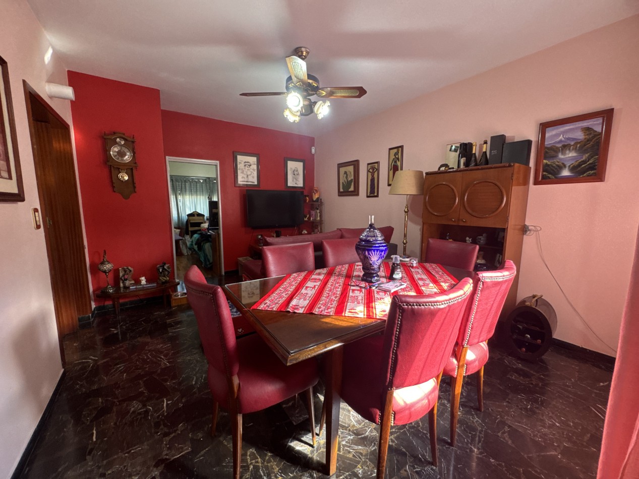 Se vende Casa en PH, primer piso, Cuatro ambientes (Flores)