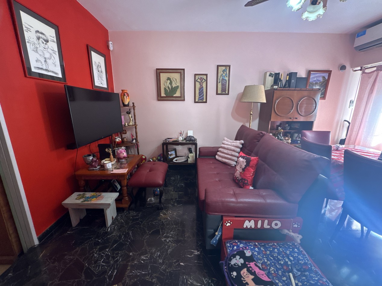 Se vende Casa en PH, primer piso, Cuatro ambientes (Flores)