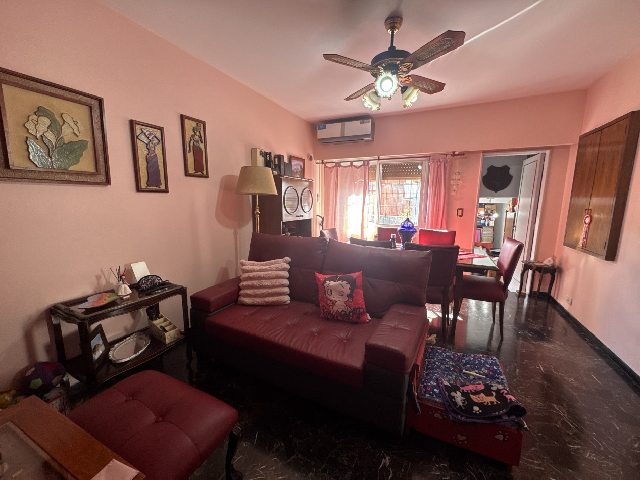 Se vende Casa en PH, primer piso, Cuatro ambientes (Flores)