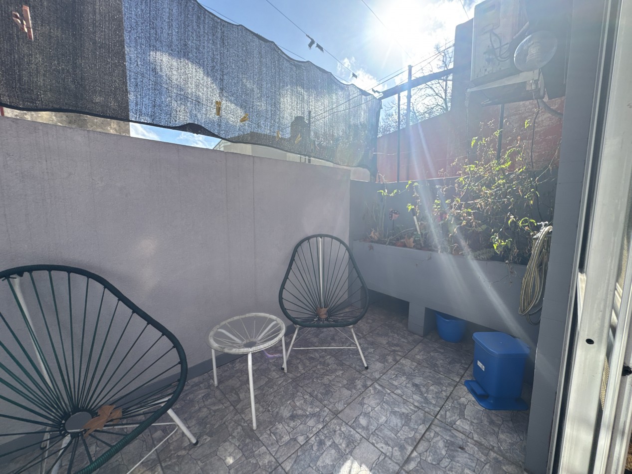 Se vende Casa en PH, primer piso, Cuatro ambientes (Flores)