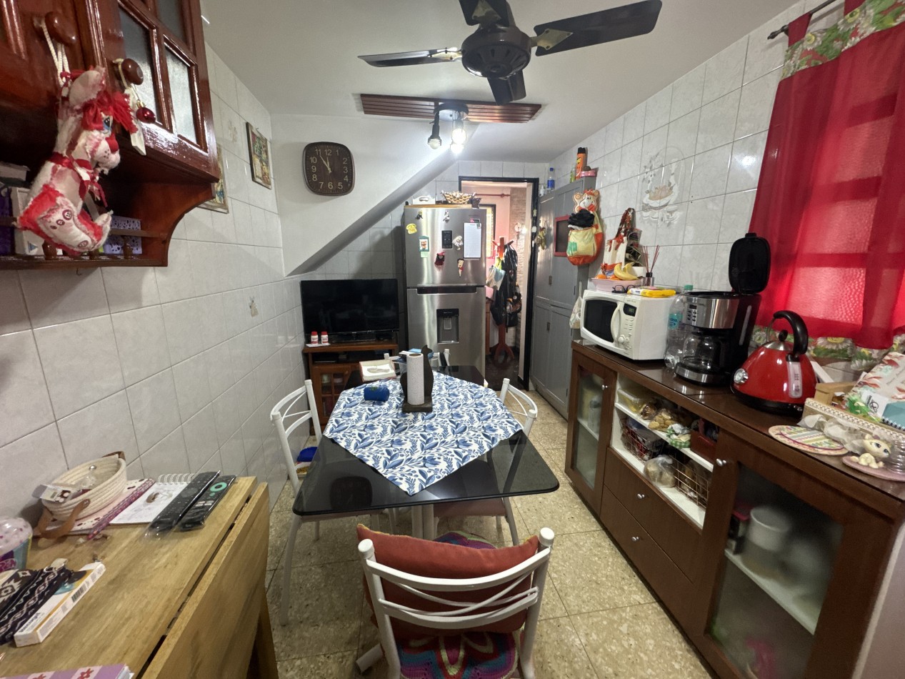 Se vende Casa en PH, primer piso, Cuatro ambientes (Flores)