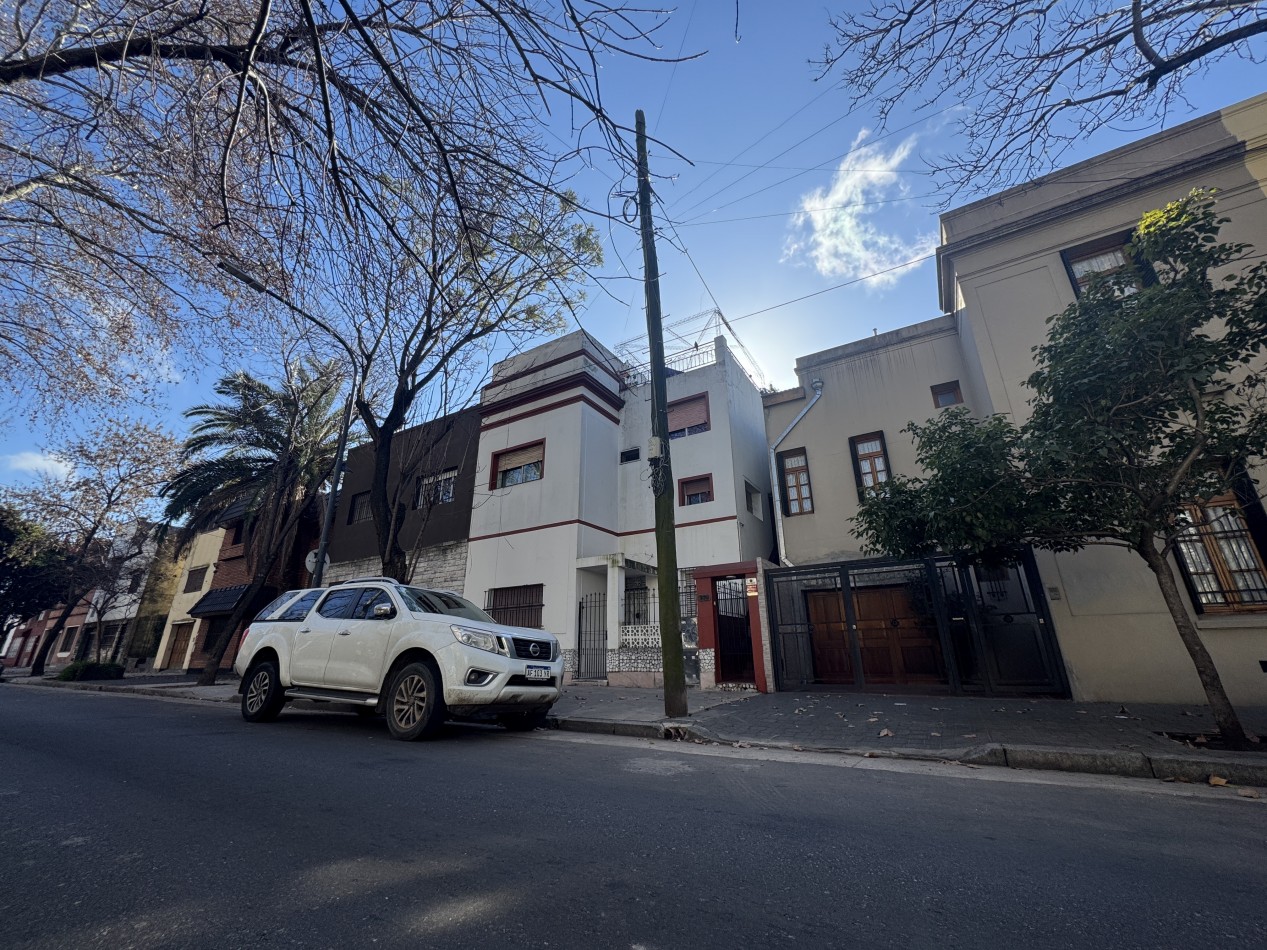 Se vende Casa en PH, primer piso, Cuatro ambientes (Flores)