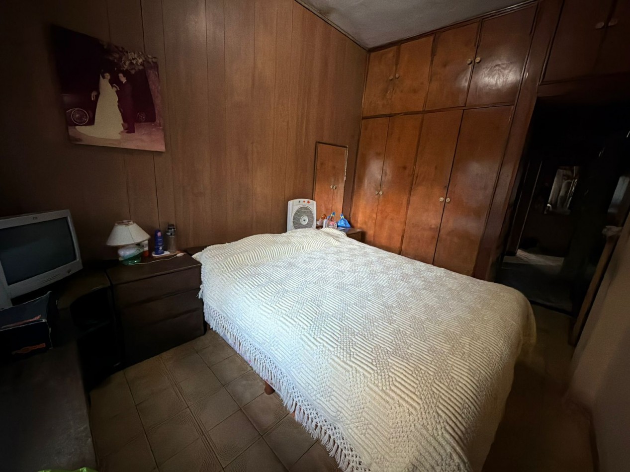 Se Vende Casa Cuatro ambientes, cochera doble (Lomas del Mirador)