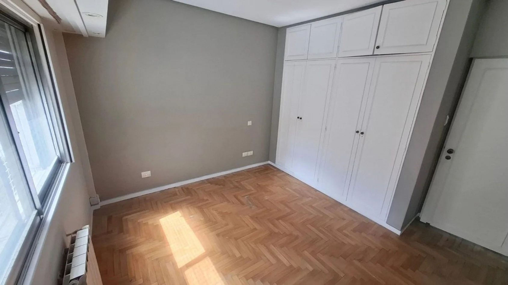 VENTA piso de 4 ambientes c/dependencia, avellaneda, balcon, espacio guardacoche, apto credito