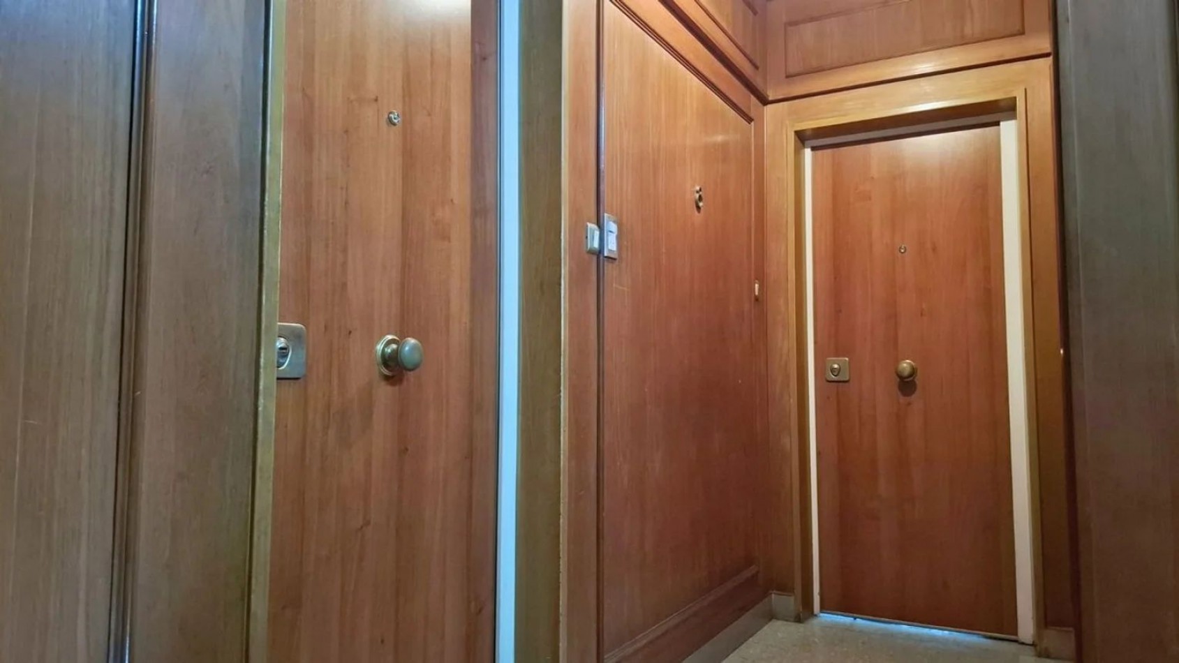 VENTA piso de 4 ambientes c/dependencia, avellaneda, balcon, espacio guardacoche, apto credito