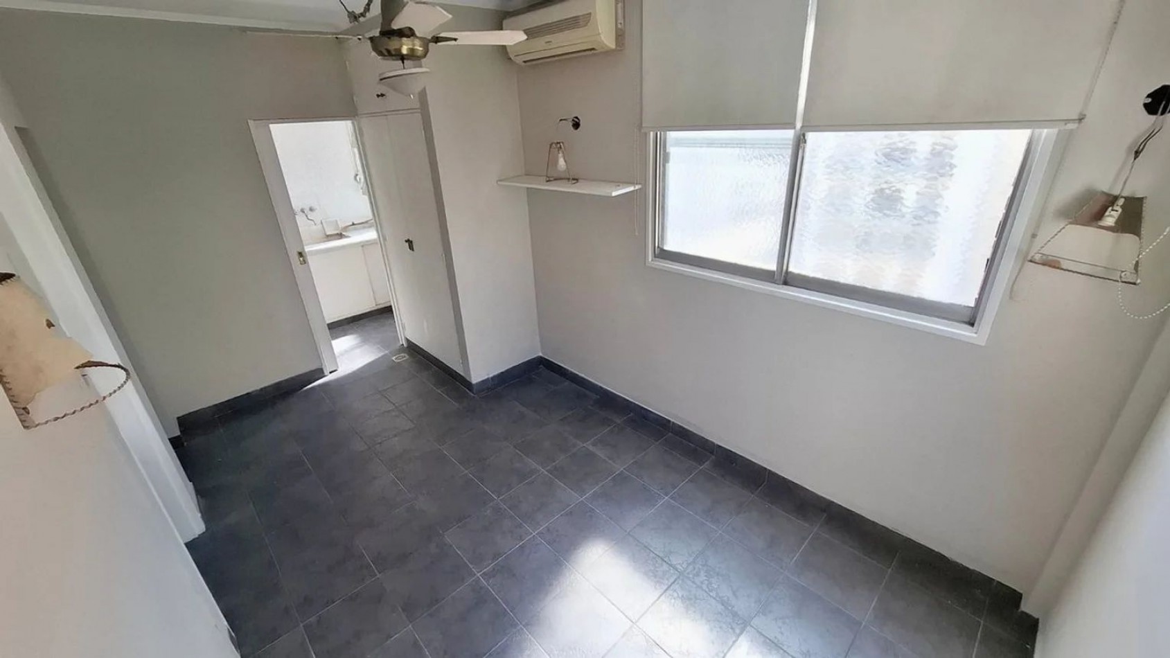 VENTA piso de 4 ambientes c/dependencia, avellaneda, balcon, espacio guardacoche, apto credito
