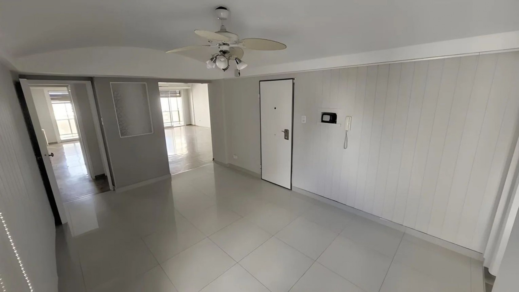 VENTA piso de 4 ambientes c/dependencia, avellaneda, balcon, espacio guardacoche, apto credito