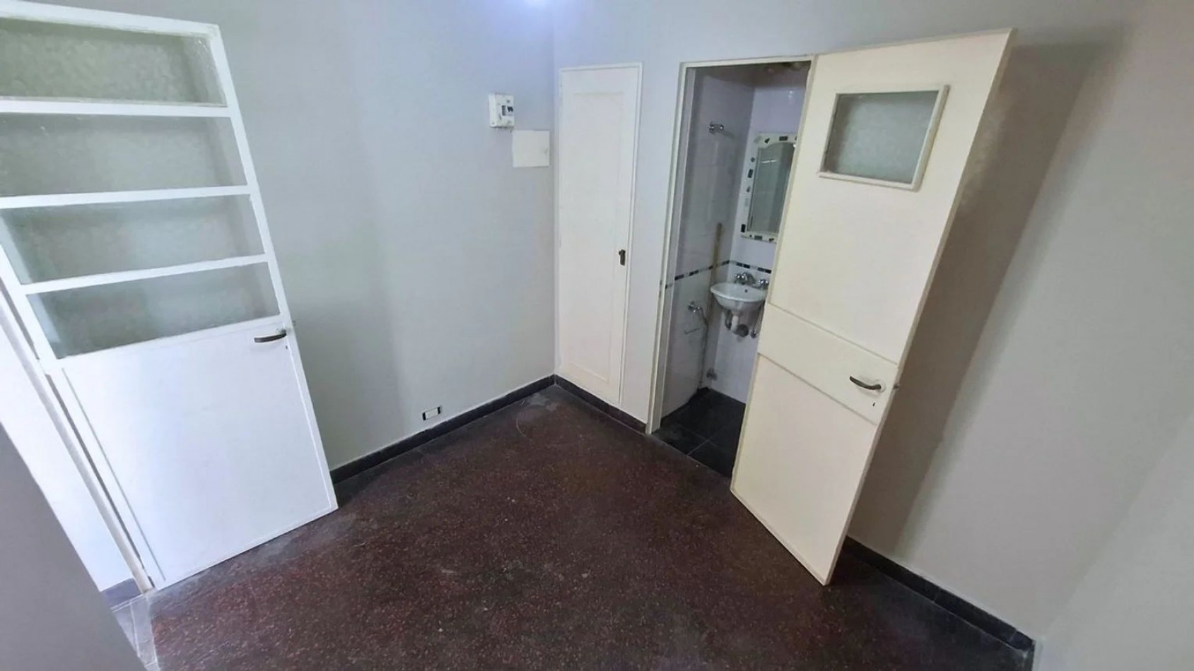 VENTA piso de 4 ambientes c/dependencia, avellaneda, balcon, espacio guardacoche, apto credito