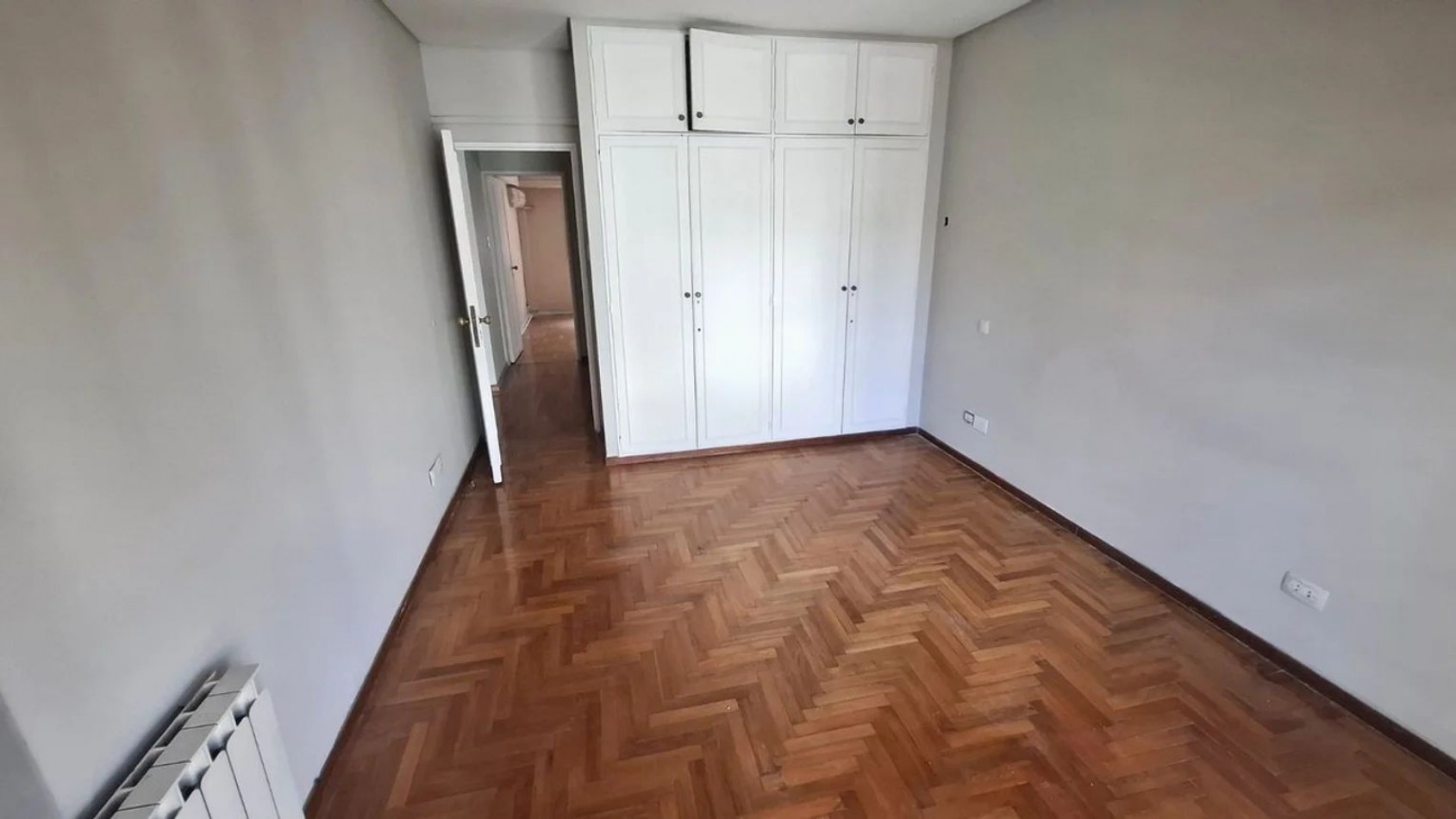 VENTA piso de 4 ambientes c/dependencia, avellaneda, balcon, espacio guardacoche, apto credito