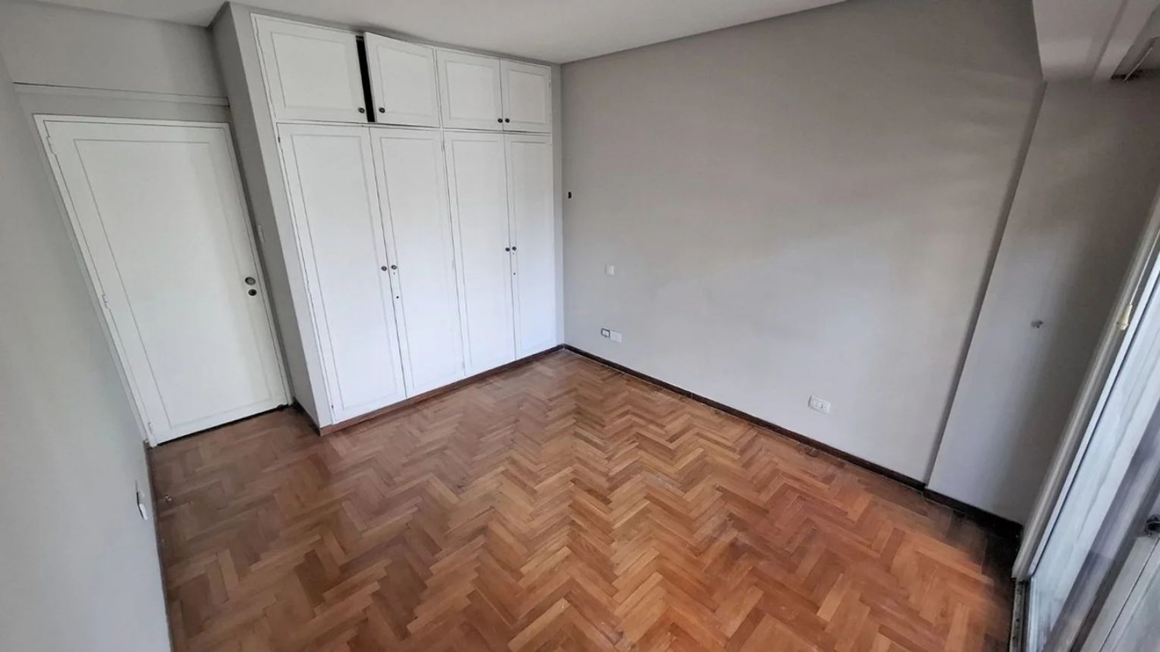 VENTA piso de 4 ambientes c/dependencia, avellaneda, balcon, espacio guardacoche, apto credito