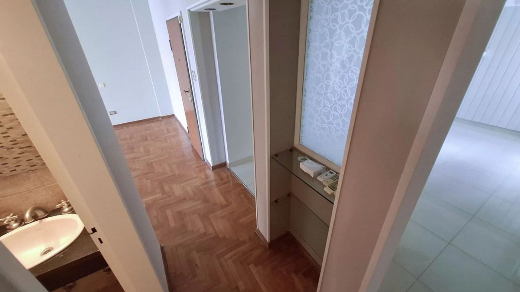 VENTA piso de 4 ambientes c/dependencia, avellaneda, balcon, espacio guardacoche, apto credito