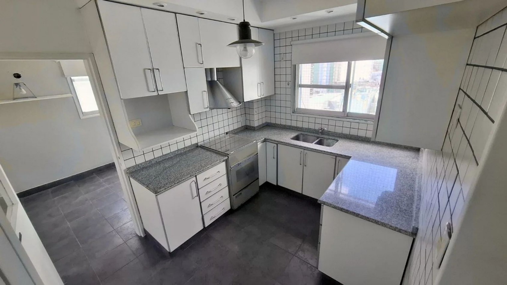 VENTA piso de 4 ambientes c/dependencia, avellaneda, balcon, espacio guardacoche, apto credito