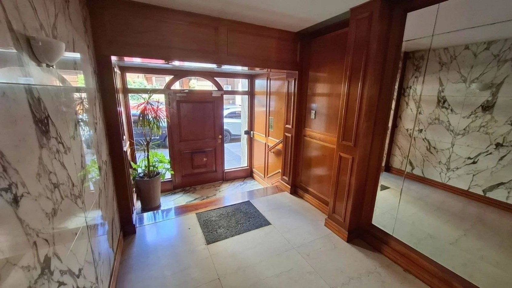 VENTA piso de 4 ambientes c/dependencia, avellaneda, balcon, espacio guardacoche, apto credito