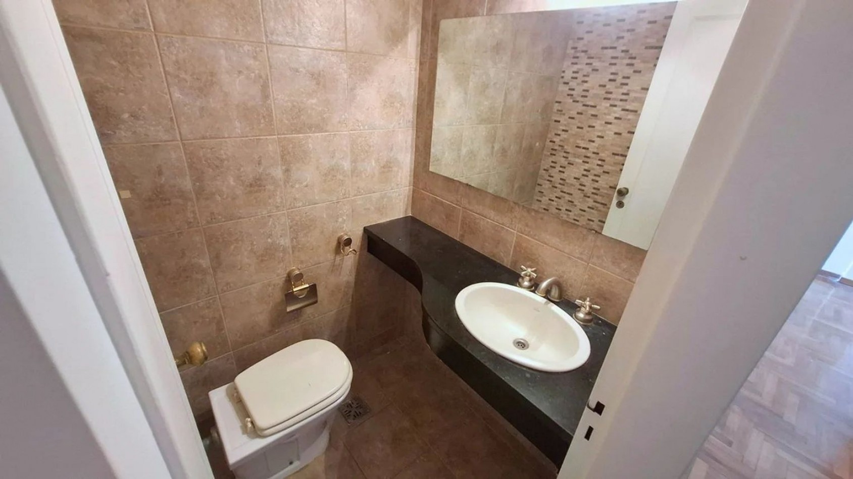 VENTA piso de 4 ambientes c/dependencia, avellaneda, balcon, espacio guardacoche, apto credito