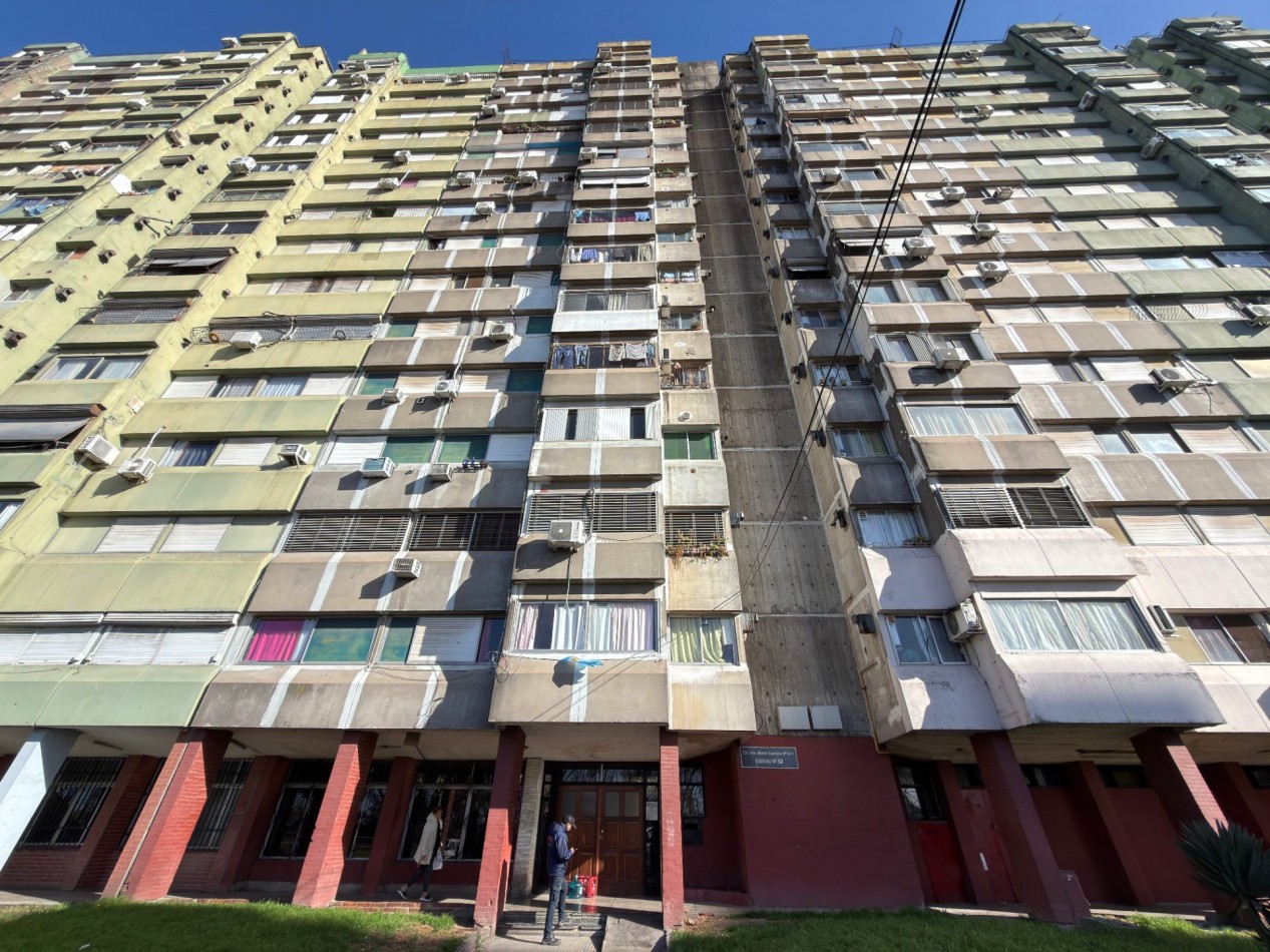 Se Vende departamento tres ambientes (Edificio 62) Lugano 1 y 2