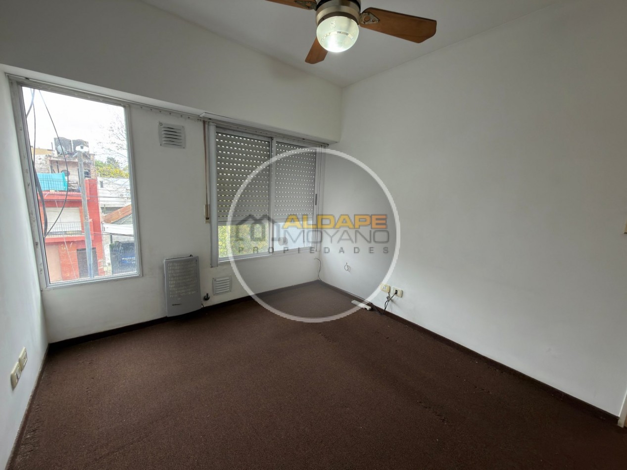Se vende departamento tres amb, con cochera (Villa Lugano) apto credito
